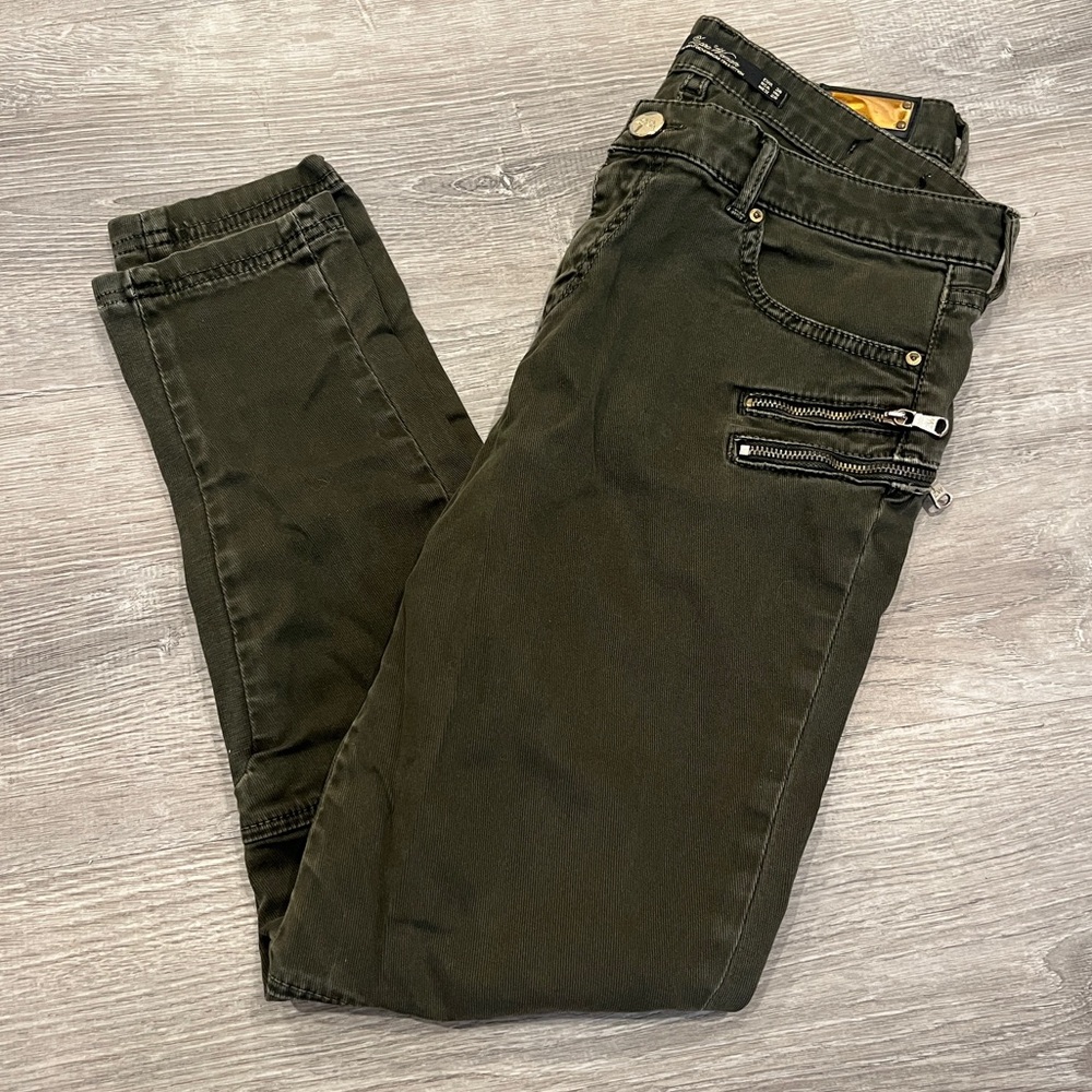 Stylish Olive Green Pants with Zipper Accents